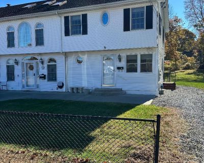 2 Bedroom 1BA 1100 ft Apartment For Rent in Norwich, CT