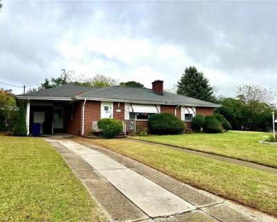 44 Rivercrest Dr. This is a DARLING home that has been loved and cared for by the present owner! Established neighborhood boasts pride in ownership everywhere you look! Lives really big on the inside! Large living room with fireplace and lots of windows, separate dining room, eat in kitchen with updated appliances, updated central heating and cooling system. Carport and a large patio out back t...