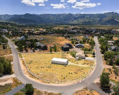 E Countryside Cir, Park City, Home For Sale