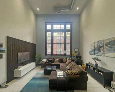 1 Bedroom 1BA 1463 ft Furnished Pet-Friendly Apartment For Rent in St. Paul, MN