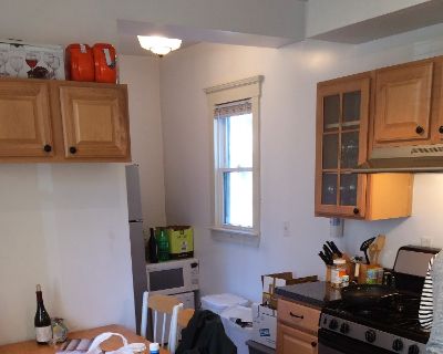 Looking for a summer subletter (June, July, August) for 1 br in a 3 br apartment. 

The apartment is fully furnished, on the corner of Sutherland Rd. and Commonwealth Ave. (Cleveland Circle area), a 1 minute walk to the Green Line (5 minute ride to BU, 15 minute ride to Boston), a 5 minute walk to Cleveland Circle.

Two other roommates, laidback BC Law students, will be coming and going all...