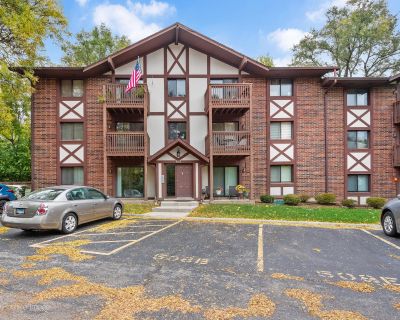 1 Bedroom 1BA 785 ft Condo For Sale in Glen Ellyn, IL