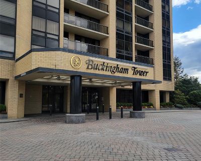 1 Bedroom 1BA Condo For Sale in Fort Lee, NJ