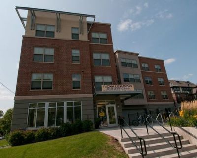 I am a healthnut and fitness coach. I on My side business am a Lifecoach.. 2 Bedroom. 1 Bathroom