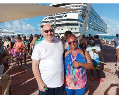 Our family here is part roommates and part my older daughter and her dad, (my boyfriend.) Along with our dog Jorden. Sometimes I even cook for everyone. We are not OCD here, but we maintain a clean home. Everyone once a month have a part of cleaning the common areas. There is even a free coffee and snack table. Everyone is on a month to month lease.. 1 Bedroom. 2 Bathroom