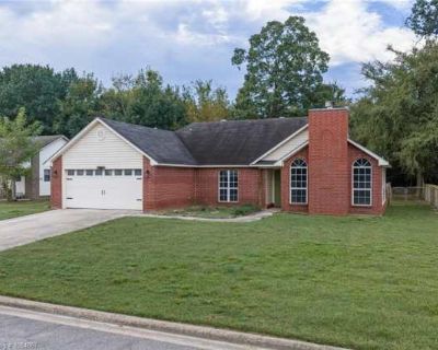 3 Bedroom 2BA 1426 ft Apartment For Rent in Greenwood, AR