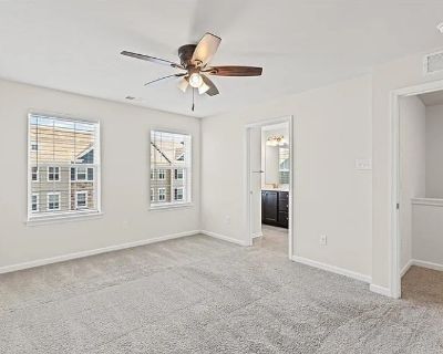 Pet friendly $950 per month room to rent in Hartford