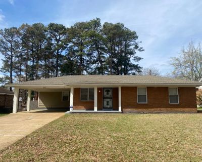 3 Bedroom 1.5BA 1691 ft House For Rent in Southaven, MS