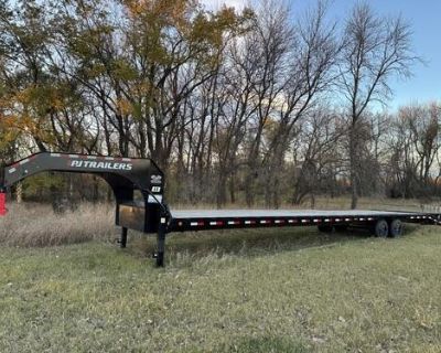 2025 PJ 40' Gooseneck Trailer