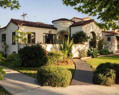 2 Bedroom 1BA 1336 ft Single Family Home For Sale in LOS ANGELES, CA