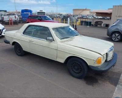 Salvage Yellow 1980 Mercedes-benz 300 D