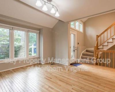 3 Bedroom 3.5BA 1436 ft Pet-Friendly Townhouse For Rent in Fair Oaks, VA