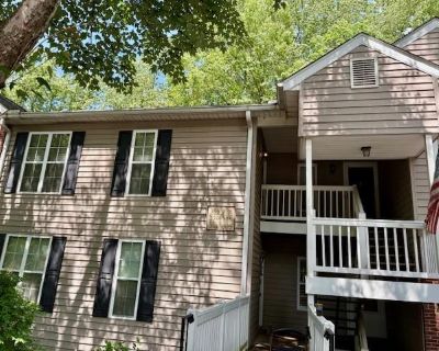 2 Bedroom 2BA 900 ft House For Rent in Roswell, GA
