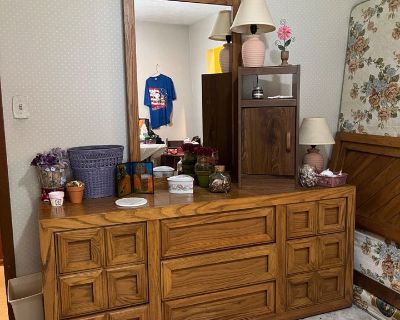 Dresser with mirror C2724