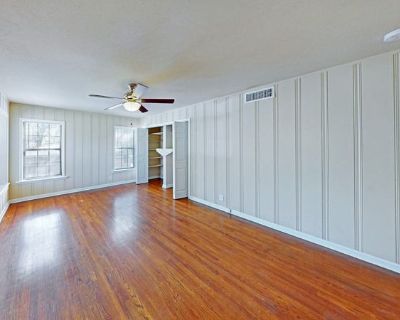 Unfurnished Room for Rent - Bright Room - Fort Worth