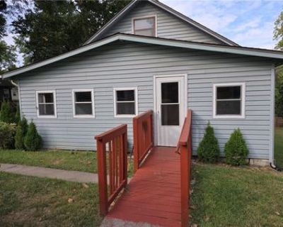 2 Bedroom 1BA 1058 ft Single Family House For Sale in Roeland Park, KS