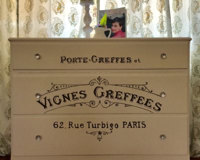 French Dresser