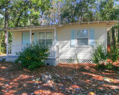 2 Bedroom 1BA 600 ft Pet-Friendly Apartment For Rent in Baldwin County, AL