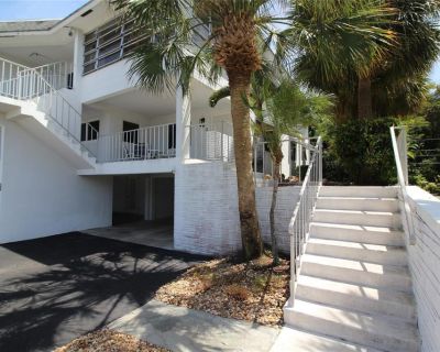 2 Bedroom 2BA 4252 ft Apartment For Rent in Boca Raton, FL