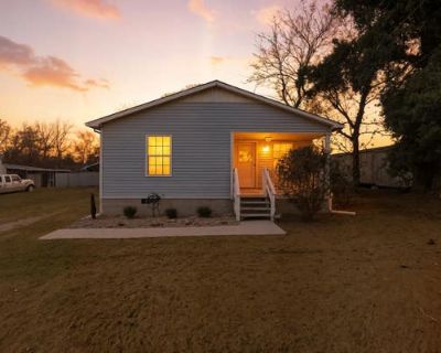 3 Bedroom 1BA 936 ft Single Family Home For Sale in TULLAHOMA, TN
