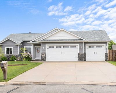 4 Bedroom 2BA 3023 ft Single Family House For Sale in Appleton, WI