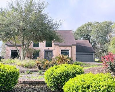 3202 LA Quinta Dr. This beautifully home in Quail Valley, situated right on the golf course, is your next dream home! Offering 4-5 bedrooms, 3 full bathrooms, 2 half bathrooms, a home office, this property has it all. The open floor plan, high ceilings, and stunning golf course views create a spacious and elegant living experience.. 4 Bedroom. 3.5 Bathroom. 3985 ft