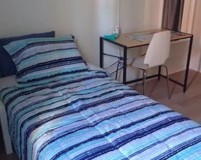 280 sqft Room for Rent in Vancouver, BC