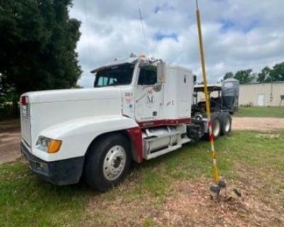 1993 Freightliner FLD120 Sleeper Truck