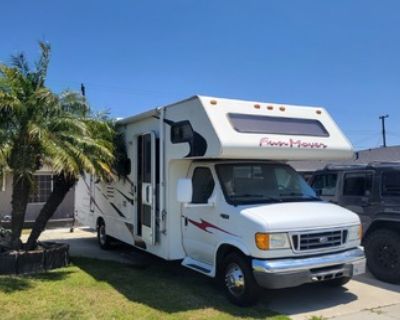 2005 Four Winds Fun Mover/ Toy Hauler