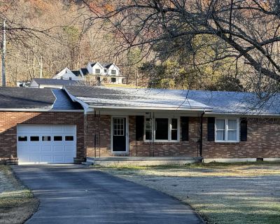 3 Bedroom 1BA 1152 ft Single Family House For Sale in Stanton, KY