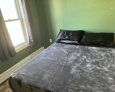 $800 per month room to rent in Globe Village