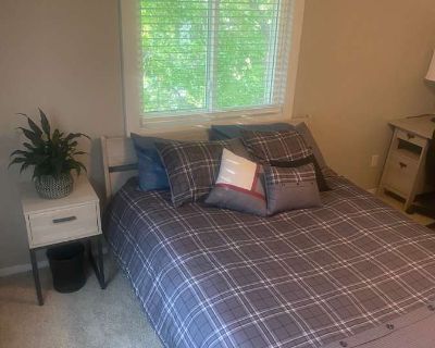 Private room with own bathroom in a House with 2 roomies, Aurora, CO 80014