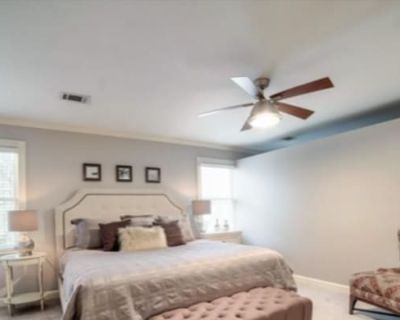 Private room with ensuite in Townhouse with , Atlanta , GA 30324