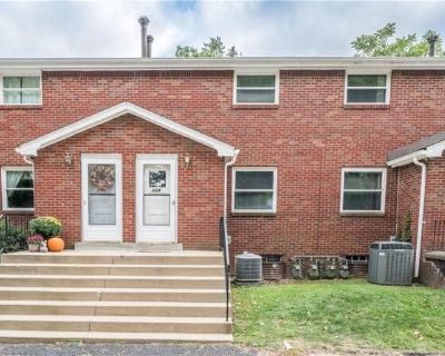 Moon Clinton Rd Unit B, Coraopolis, Condo For Rent