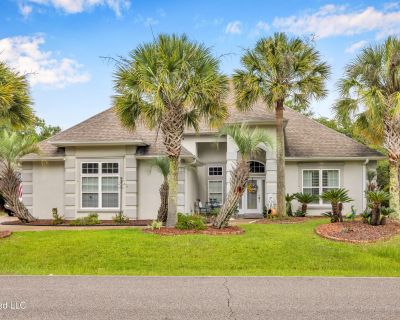 4 Bedroom 3BA 2636 ft Single Family House For Sale in Diamondhead, MS