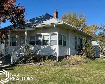 2 Bedroom 1BA 936 ft Single Family Home For Sale in BLAKESBURG, IA