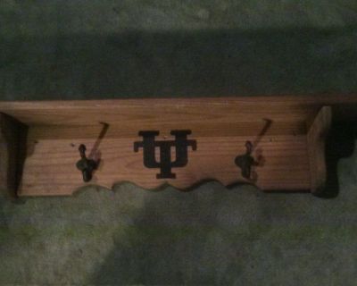 Shelf with 2 hooks