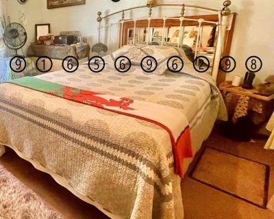 Minimum stay: 1 month. Deposit: 1100. Bills included. Age preference: 18 - 70. Available for students. 1 spacious bedroom available in a 2 bedroom property. The bedroom has a queen size Murphy bed, dresser, desk, closet with a private bathroom. NO SHARING AND NO ROOMMATES. The rent is $850 with all utilities; gas, garbage, electricity, water, hulu, discovery+, amazon+, netflix, HBO Max and Wifi...