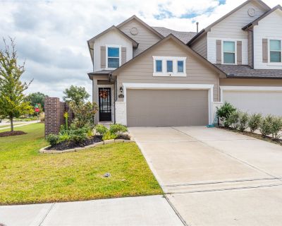 3 Bedroom 2BA 1996 ft Townhouse For Sale in Pasadena, TX