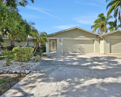 4 Bedroom 3 baths Dog-friendly 4.87 15 reviews What our guests are saying... AI-generated...