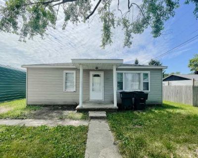 4 Bedroom 2BA 1408 ft Pet-Friendly Apartment For Rent in Muncie, IN