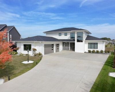 N Tartan Ct, Mequon, Home For Sale