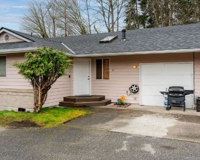 2 Bedroom 2BA 1,000 ft Pet-Friendly Condo For Rent in Arlington, WA