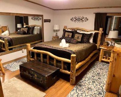 2 Bedroom 1BA 950 ft Pet-Friendly Apartment For Rent in Woodland Park, CO