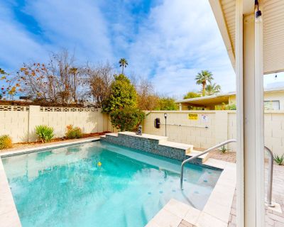 3 Bedroom 2BA House Vacation Rental in Sunny Scottsdale Haven, Scottsdale, AZ