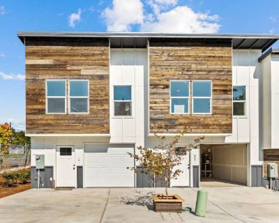 3 Bedroom 2.5BA 0 ft Apartment For Rent in Mount Vista, WA