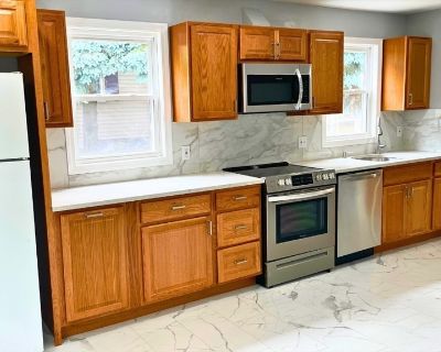 3 Bedroom 1BA 1484 ft Apartment For Rent in Salem, MA