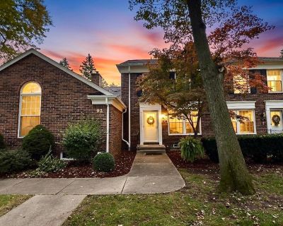 2 Bedroom 1BA 1151 ft Condo For Sale in Monroe, MI