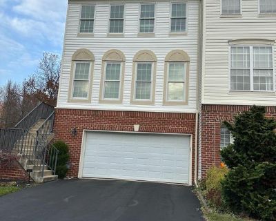 3 Bedroom 2BA 2225 ft Apartment For Rent in Wilmington, DE