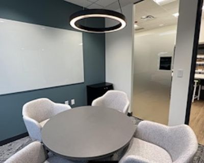 Private Meeting Room for 4 at Work Simple